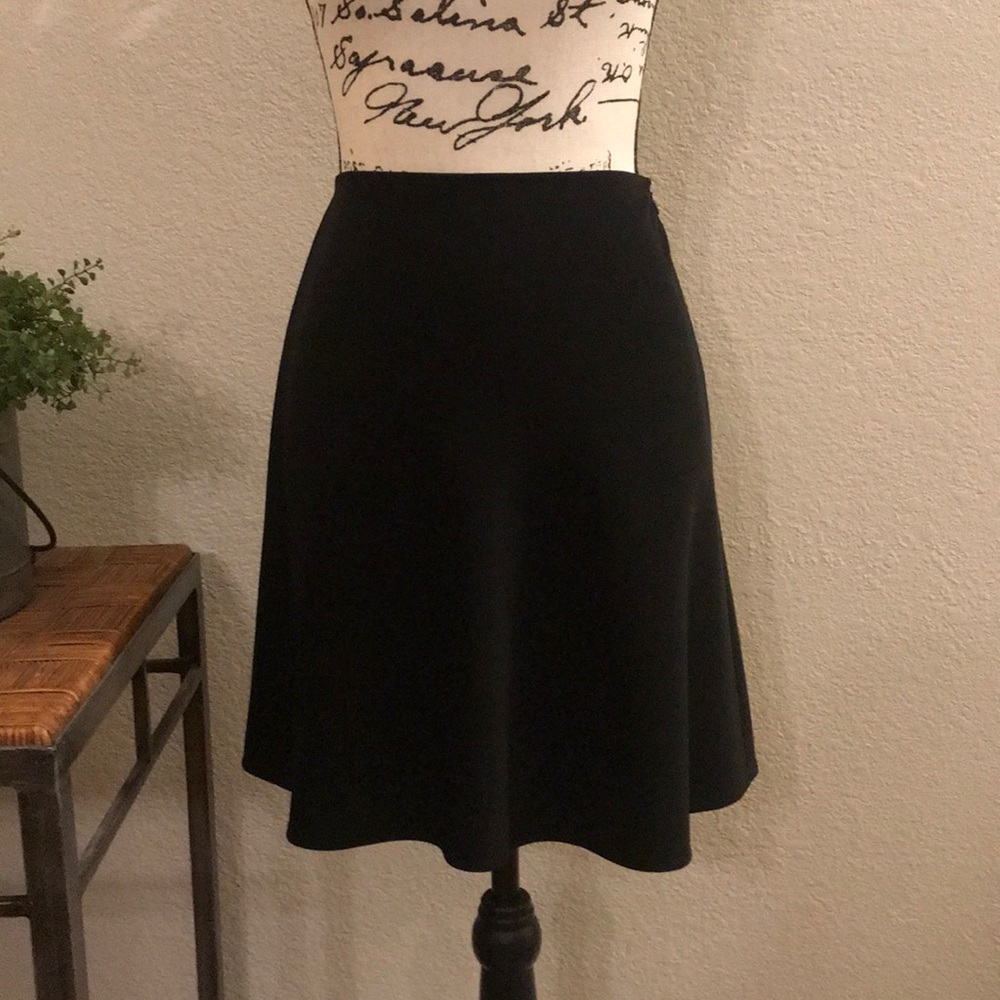 ⬇️ WHBM - Black A-Line Skirt - Size 2